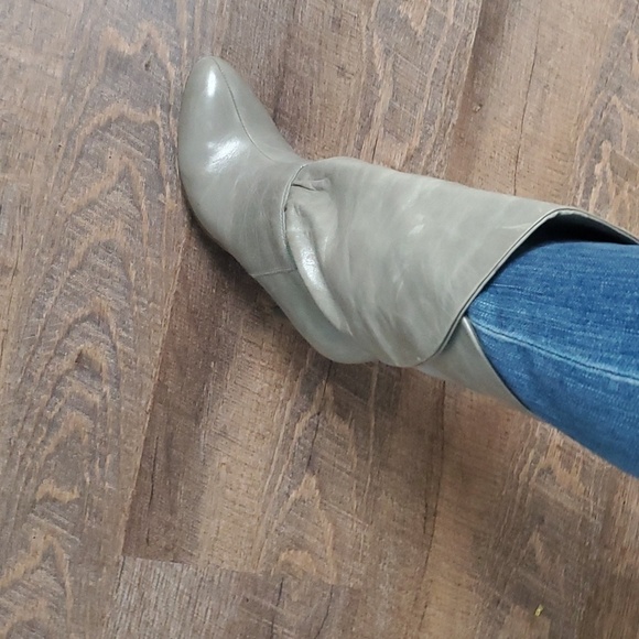 VNTG JEFFREY CAMPBELL IBIZA ENVY ANKLE BOOT W/MAGNETIC CLOSURE, WEAR UP OR DOWN - Picture 8 of 11